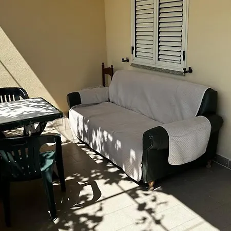 Piano Terra A 3 Min Dal Mare 度假居 *