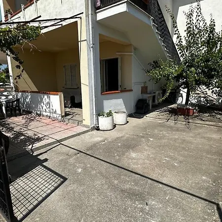 Piano Terra A 3 Min Dal Mare 度假居