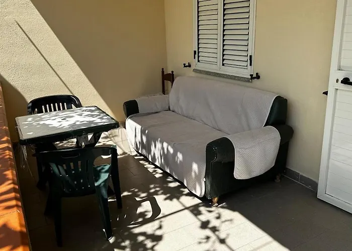 Piano Terra A 3 Min Dal Mare 度假居 *