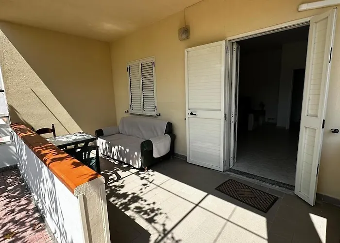 Piano Terra A 3 Min Dal Mare 度假居 *